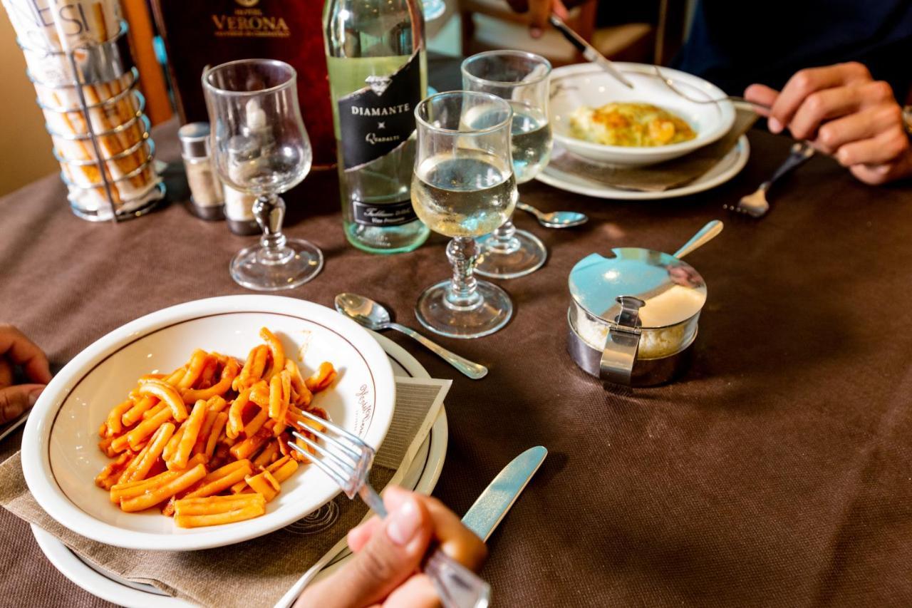Hotel Verona チェゼナーティコ エクステリア 写真