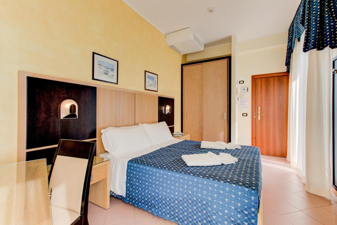 Hotel Verona チェゼナーティコ エクステリア 写真