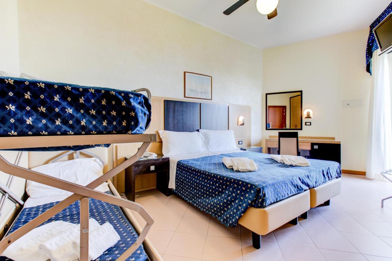 Hotel Verona チェゼナーティコ エクステリア 写真