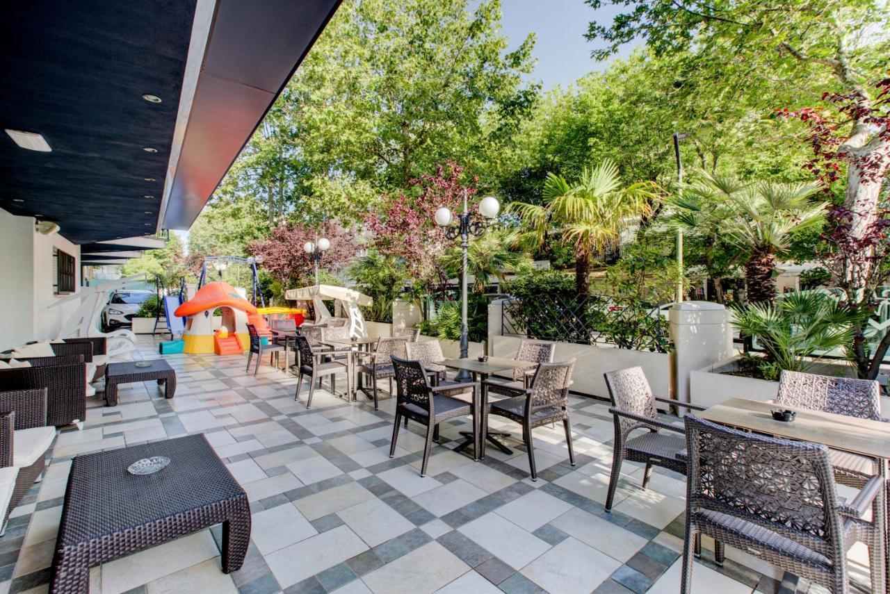 Hotel Verona チェゼナーティコ エクステリア 写真