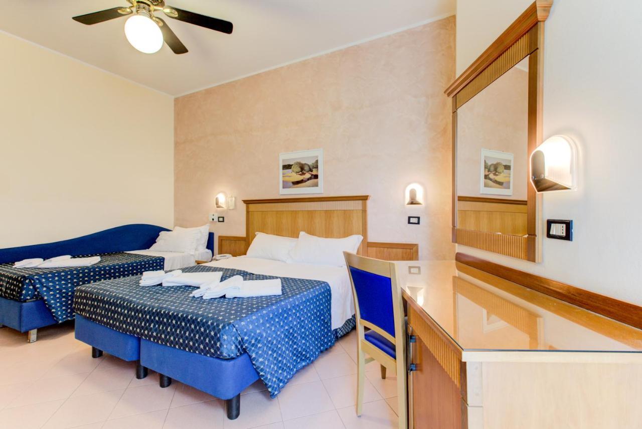Hotel Verona チェゼナーティコ エクステリア 写真