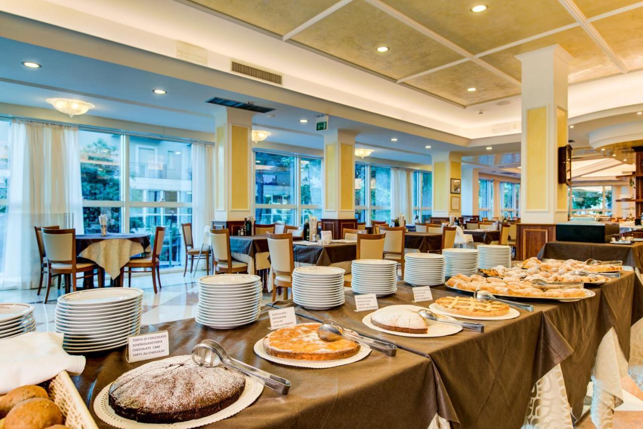 Hotel Verona チェゼナーティコ エクステリア 写真