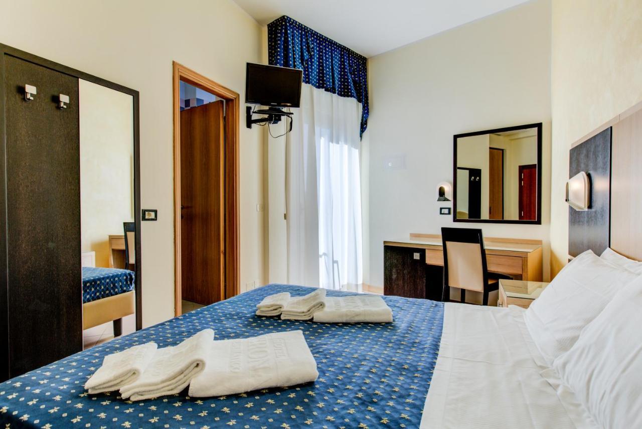 Hotel Verona チェゼナーティコ エクステリア 写真