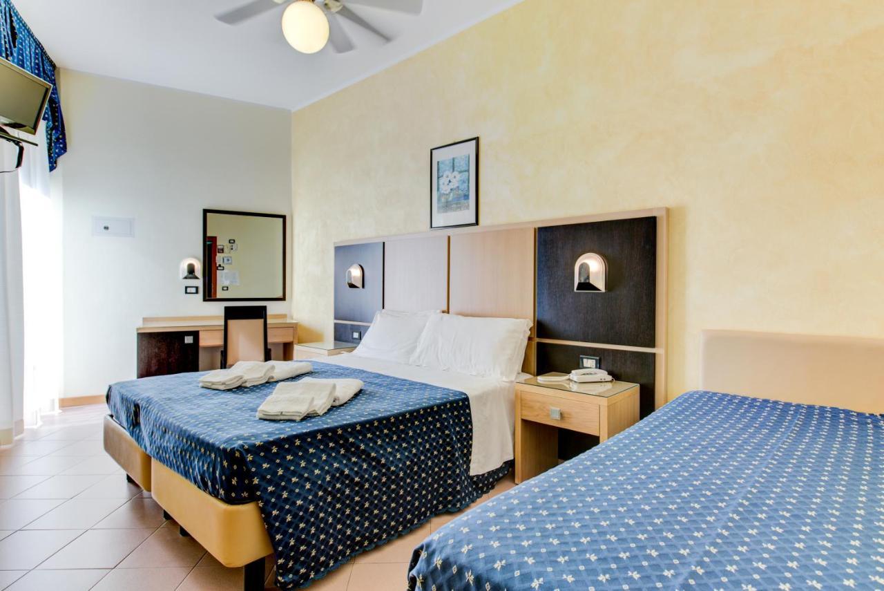 Hotel Verona チェゼナーティコ エクステリア 写真