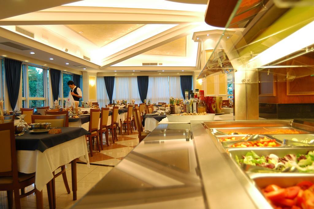 Hotel Verona チェゼナーティコ エクステリア 写真