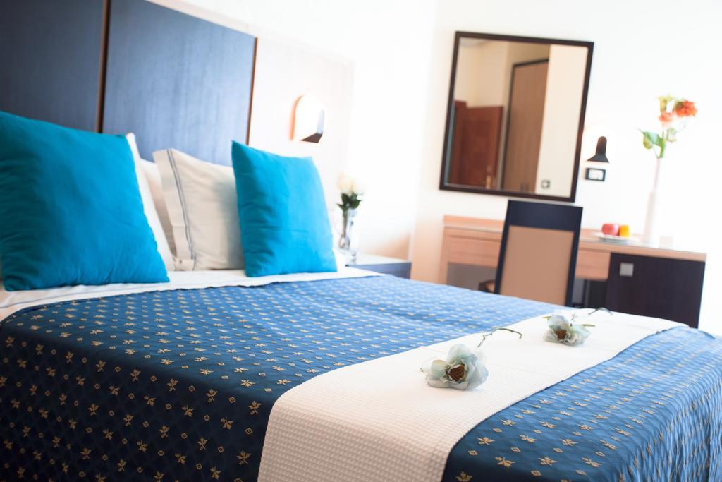 Hotel Verona チェゼナーティコ 部屋 写真