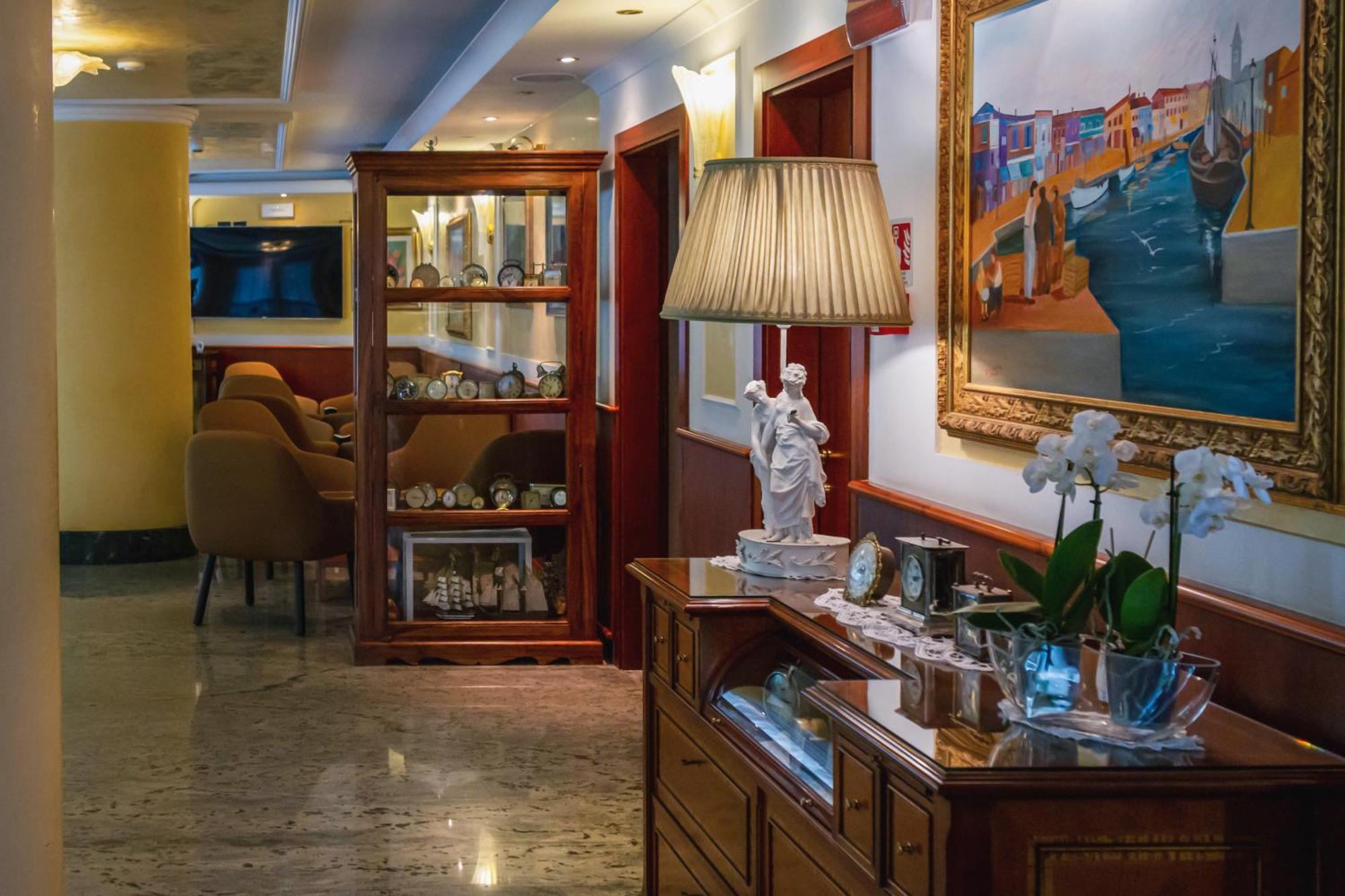 Hotel Verona チェゼナーティコ エクステリア 写真